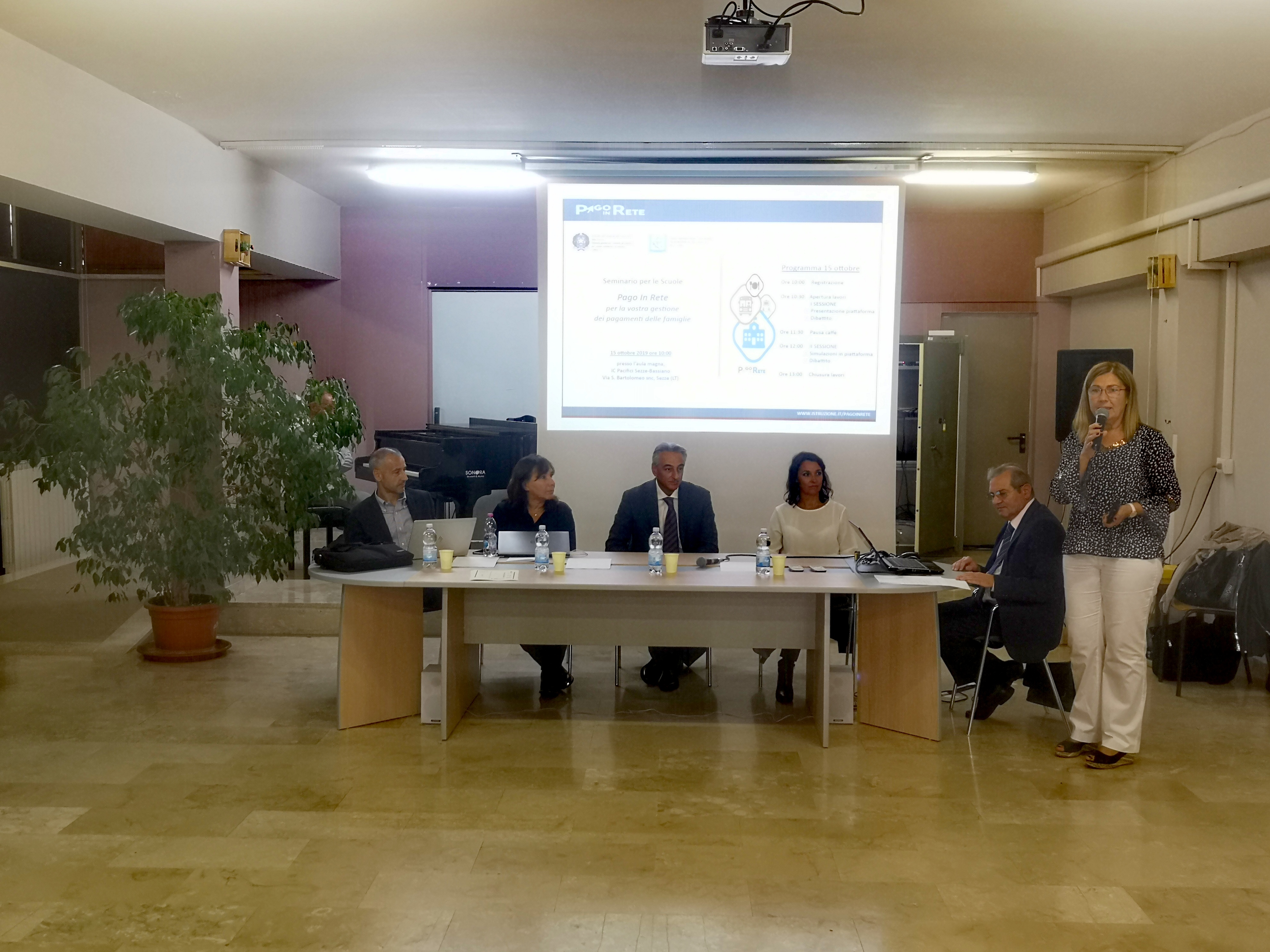 Seminario Pago In Rete - Introduzione della Dirigente scolastica Fiorella De Rossi